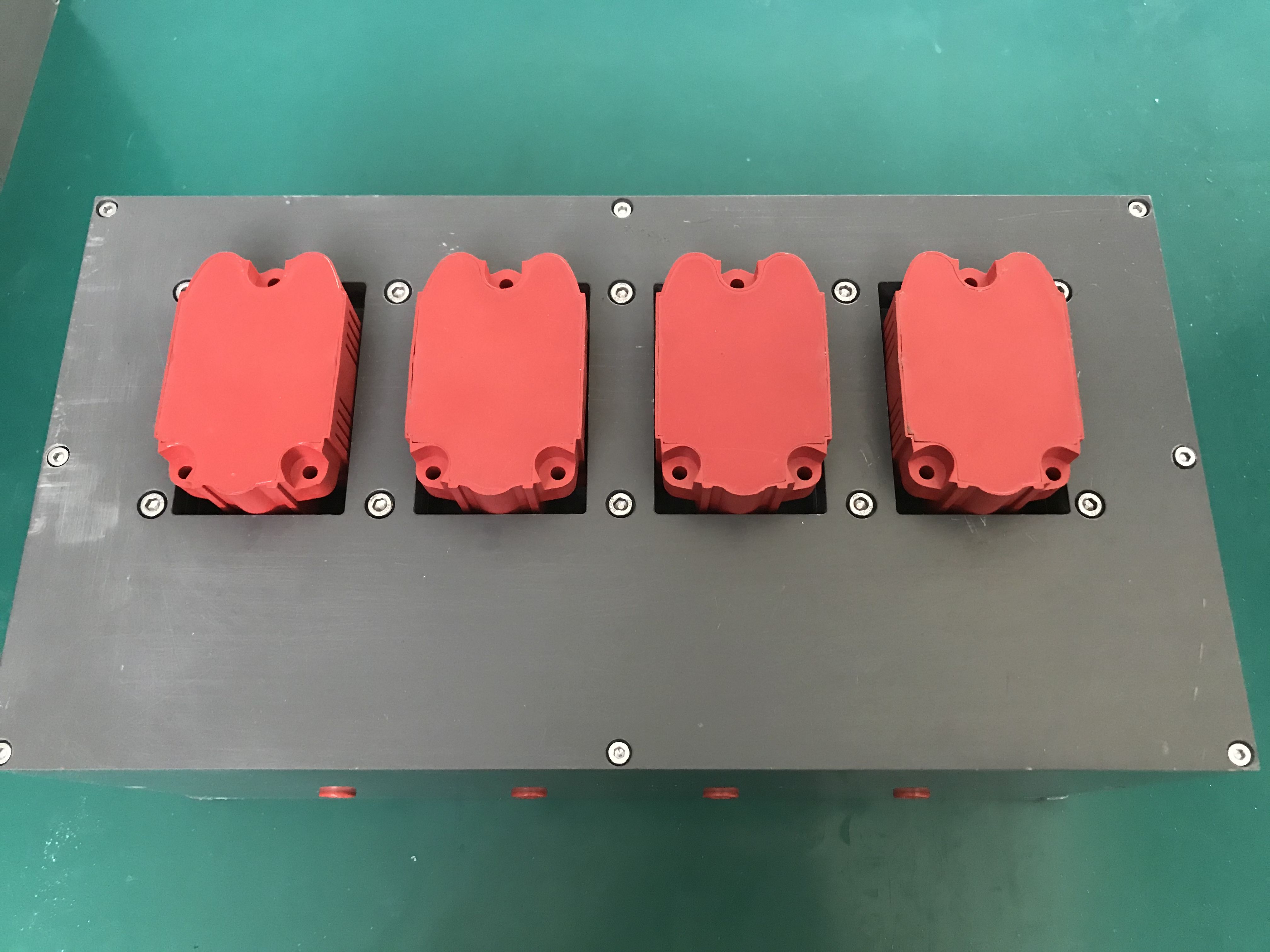 點火線圈測試盒(圖1) 點火線圈測試盒(圖1)